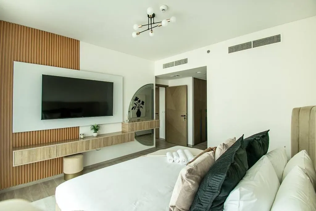 Apartment Waves - Luxurious 11Th Floor Retreat In Palace Residences Dubai