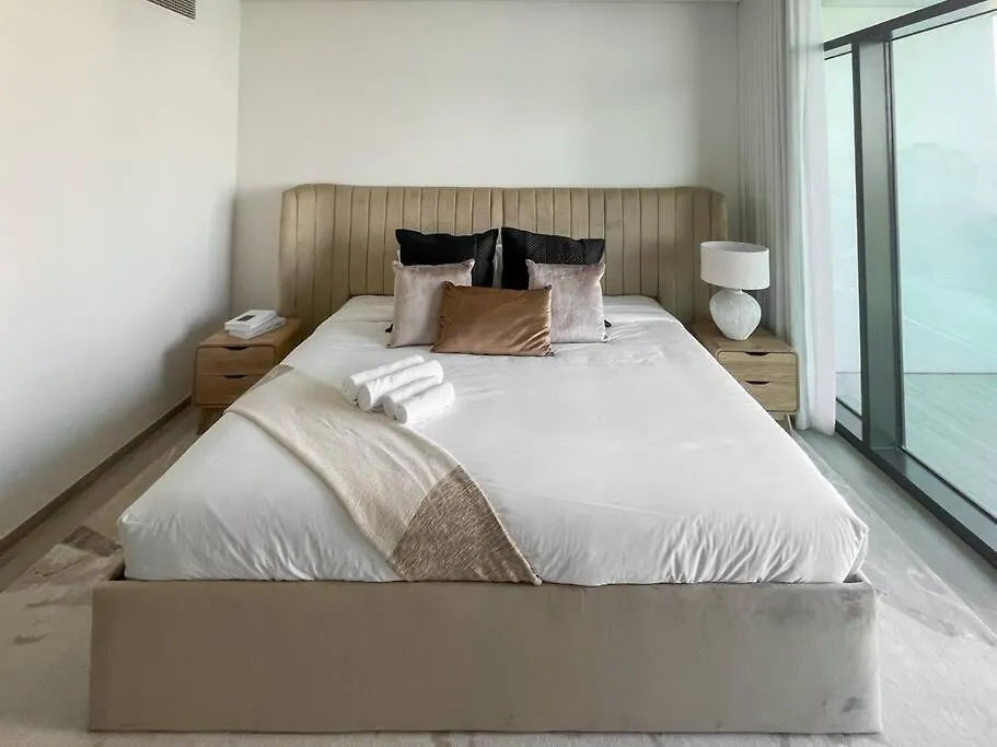 Waves - Luxurious 11Th Floor Retreat In Palace Residences Dubai Apartment