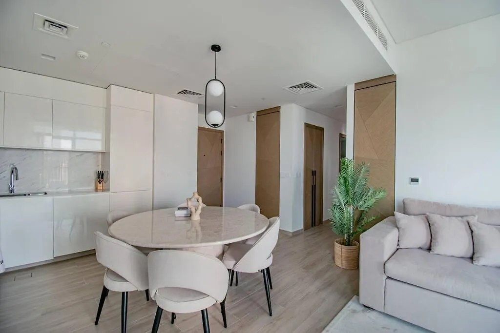 Waves - Luxurious 11Th Floor Retreat In Palace Residences Dubai Apartment